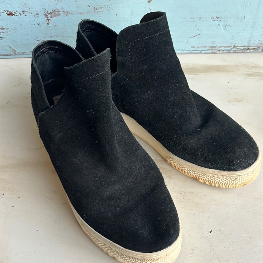 Steve Madden ‘Wrangle’ Black Suede Leather Heel Sneaker - size 7.5